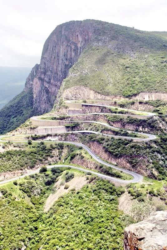 Foto: Angola-Serra da Leba