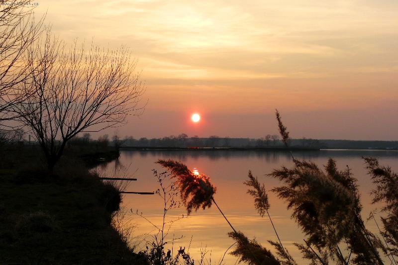 Foto: Ve�er u vody