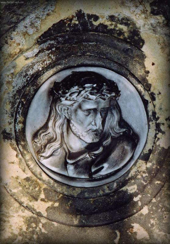 Foto: N�hrobek-detail