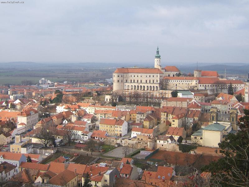Foto: Mikulov z vr�k� P�lavy