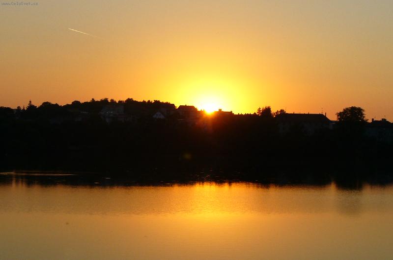 Foto: z�pad na Plumlovsk� p�ehrad�