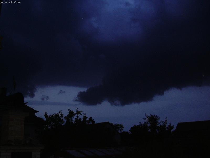 Foto: Letn� bou�ka